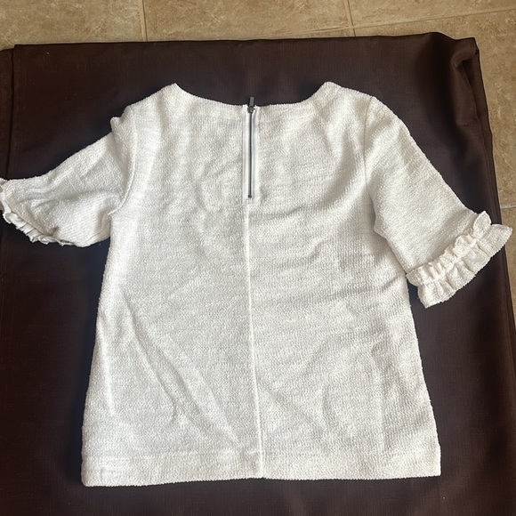 Banana Republic white knit short sleeve sweater with ruffled sleeves - Picture 4 of 4